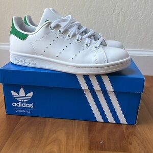 Adidas Stan Smith Size 4.5 in Mens / 6.5 in Women’s. Cloud White/Green.